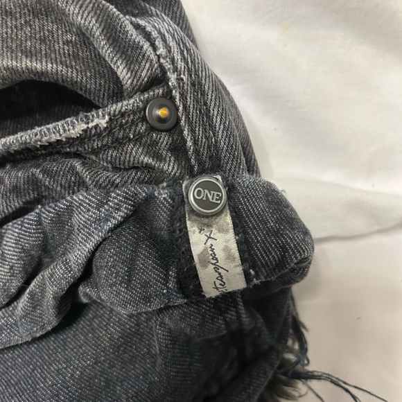 One teaspoon shorts - Picture 2 of 4